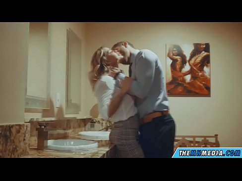 ❤️ Rehefa mamitaka anao ao amin'ny trano fidiovana ho an'ny besinimaro ny blonde be busty ️❌  Firaisana ara-nofo amin'ny pôrnôgrafia mg.japangaysex.ru ☑